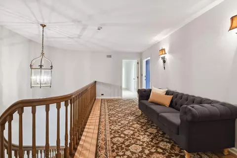 Entry Way - 1150 Wyndmere Rd, Wayzata, MN 55391 photo 5 of 6