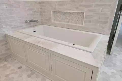 Bath - 1150 Wyndmere Rd, Wayzata, MN 55391 photo 8 of 13