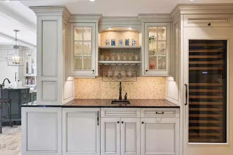 Kitchen - 1150 Wyndmere Rd, Wayzata, MN 55391 photo 8 of 9