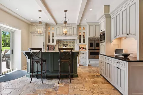 Kitchen - 1150 Wyndmere Rd, Wayzata, MN 55391 photo 2 of 9