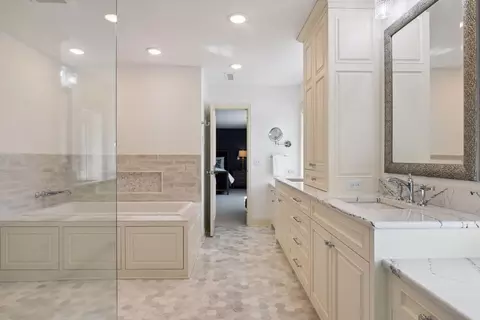 Bath - 1150 Wyndmere Rd, Wayzata, MN 55391 photo 6 of 13