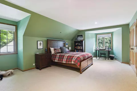 Bedroom - 1150 Wyndmere Rd, Wayzata, MN 55391 photo 9 of 10