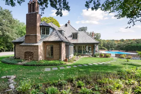 Exterior - 1150 Wyndmere Rd, Wayzata, MN 55391 photo 7 of 19