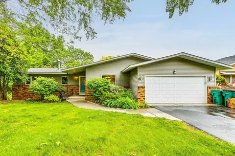 947 Dawn Ave, Shoreview, MN 55126