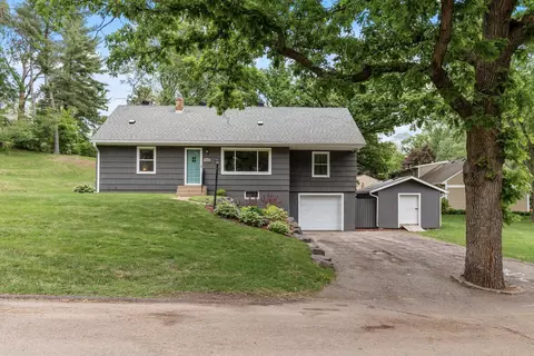 4916 Arlington Dr, Minnetonka, MN 55343