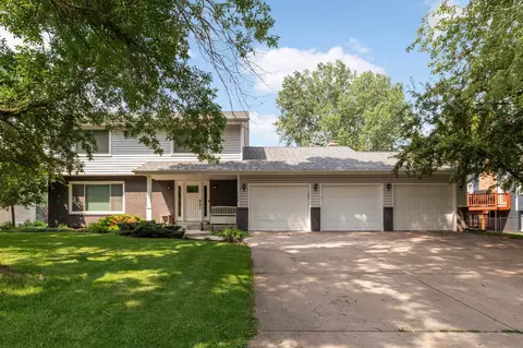 5793 Turtle Lake Rd, Shoreview, MN 55126