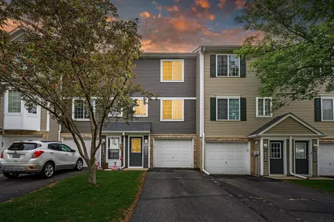 15546 Flyboat Ln, Apple Valley, MN 55124