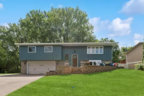 6774 E Shadow Lake Dr, Lino Lakes, MN 55014