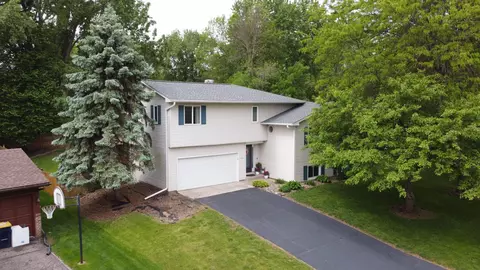 16419 Griffon Trl, Lakeville, MN 55044