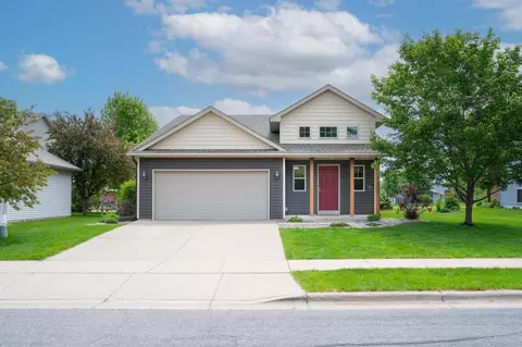 3138 Olympus Dr NE, Sauk Rapids, MN 56379