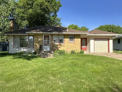2904 Roosevelt St NE, Saint Anthony, MN 55418