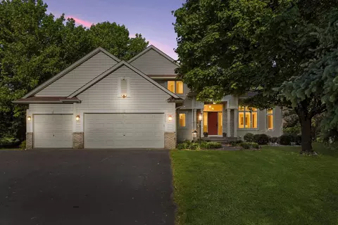 2320 Periwinkle Ave N, West Lakeland, MN 55082