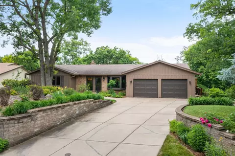 4545 Ridgeview Dr, Eagan, MN 55123