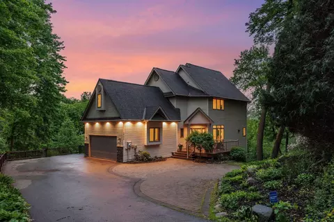 18430 Ridgewood Rd, Wayzata, MN 55391