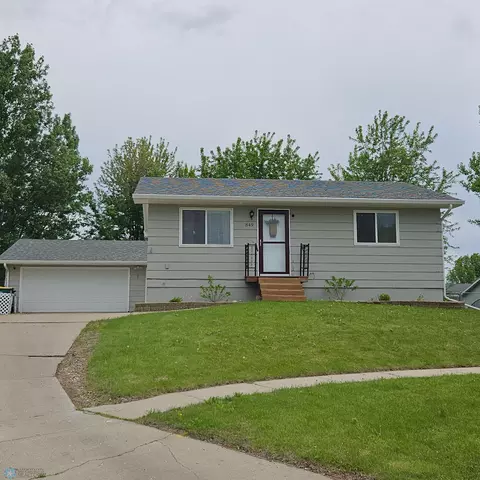 849 11th Ave W, West Fargo, ND 58078