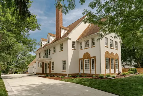 925 6th St SW, Rochester, MN 55902