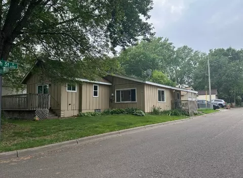 494 Gentry Ave N, Oakdale, MN 55128