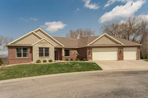 2581 Overland Point Cir NW, Rochester, MN 55901