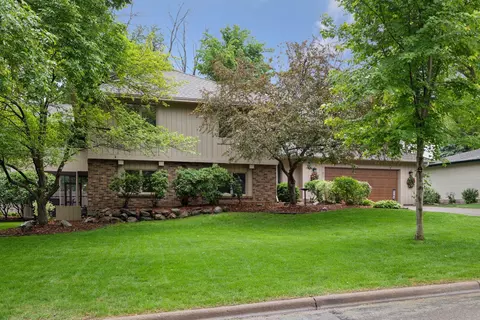 1101 Bluebill Bay Rd, Burnsville, MN 55306