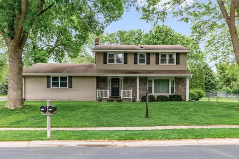 9733 Rich Rd, Bloomington, MN 55437