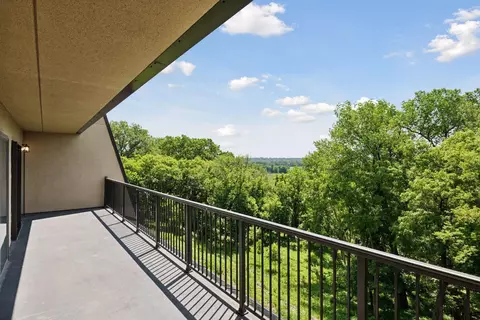 8121 34th Ave S #204, Bloomington, MN 55425
