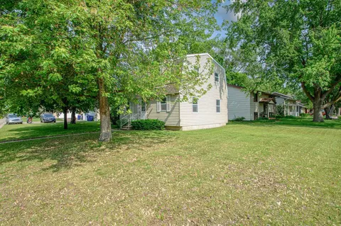 1221 11th St SE, Saint Cloud, MN 56304