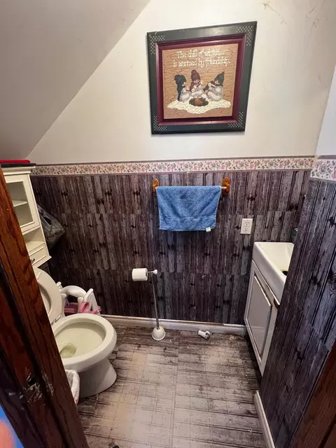 Bath - 722 2nd St SW, Willmar, MN 56201 photo 1 of 1