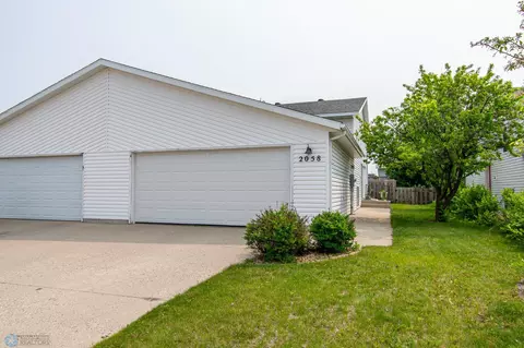 2058 52nd St S, Fargo, ND 58103