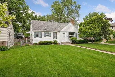 5900 Abbott Ave S, Edina, MN 55410