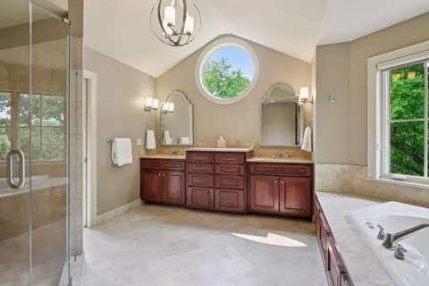 Bath - 2845 Providence Pl, Maple Plain, MN 55359 photo 1 of 3