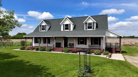 2980 Vega Ave, Mayer, MN 55360