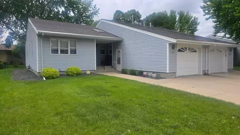1520 Falcon Dr, Fairmont, MN 56031