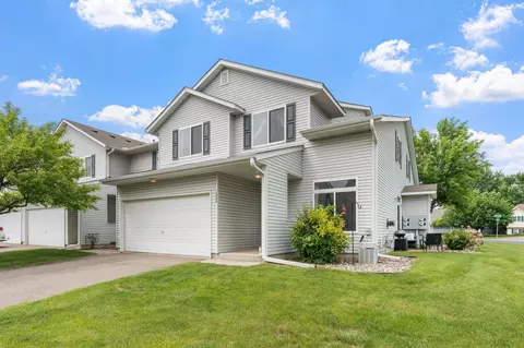 1860 Parkway Ave, Shakopee, MN 55379