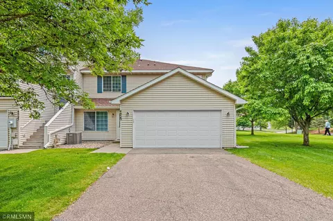 4923 Grenwich Pl N, Oakdale, MN 55128