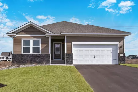 609 Spruce St N, Cambridge, MN 55008