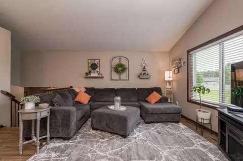 Living - 641 Beverly St, Wanamingo, MN 55983 photo 2 of 3