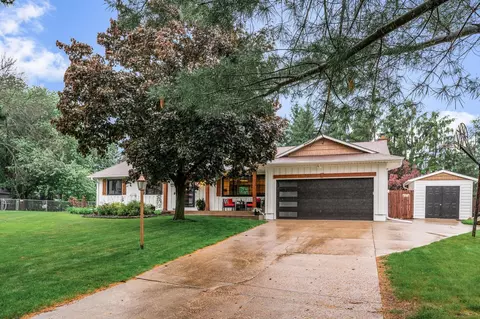 2646 Greenmeadow Ct, Stillwater, MN 55082