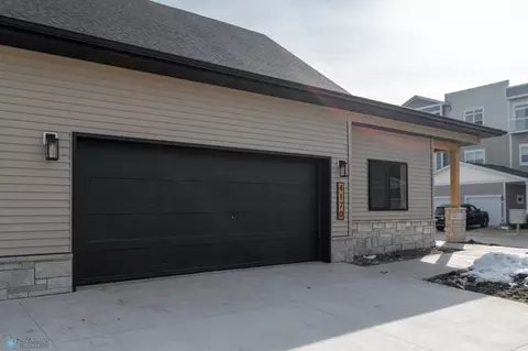 4148 Arthur Dr S, Fargo, ND 58104 photo 2