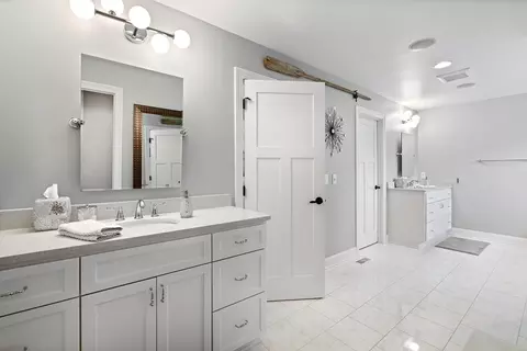 Bath - 26350 Alexander Ln, Shorewood, MN 55331 photo 4 of 7