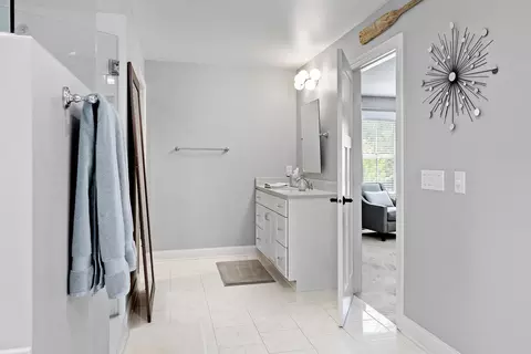 Bath - 26350 Alexander Ln, Shorewood, MN 55331 photo 3 of 7