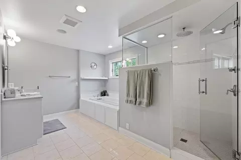 Bath - 26350 Alexander Ln, Shorewood, MN 55331 photo 2 of 7