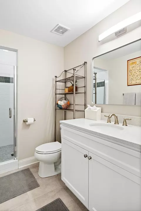Bath - 26350 Alexander Ln, Shorewood, MN 55331 photo 7 of 7