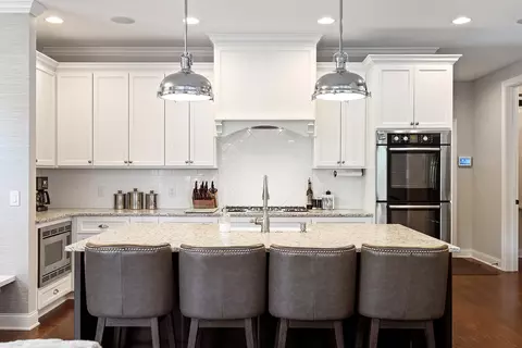 Kitchen - 26350 Alexander Ln, Shorewood, MN 55331 photo 4 of 7