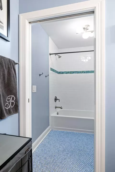Bath - 26350 Alexander Ln, Shorewood, MN 55331 photo 6 of 7
