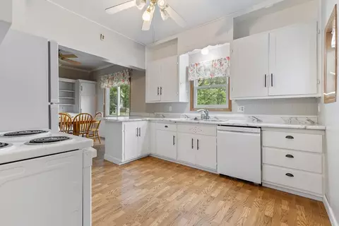 901 N 4th St, Marshall, MN 56258 photo 14