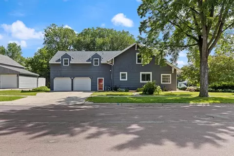 901 N 4th St, Marshall, MN 56258 photo 2