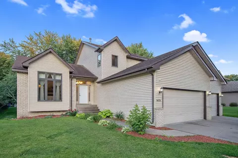 6626 Red Birch Ct, Lino Lakes, MN 55014