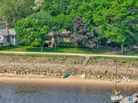 1822 Riviera Ave S, Lake Saint Croix Beach, MN 55043