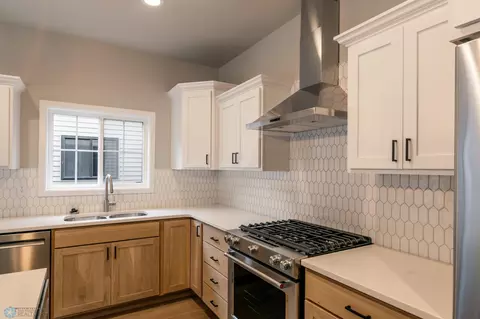 4150 Arthur Dr, Fargo, ND 58104 photo 10