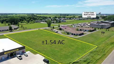Nnn Commerce Drive E, Le Center, MN 56057